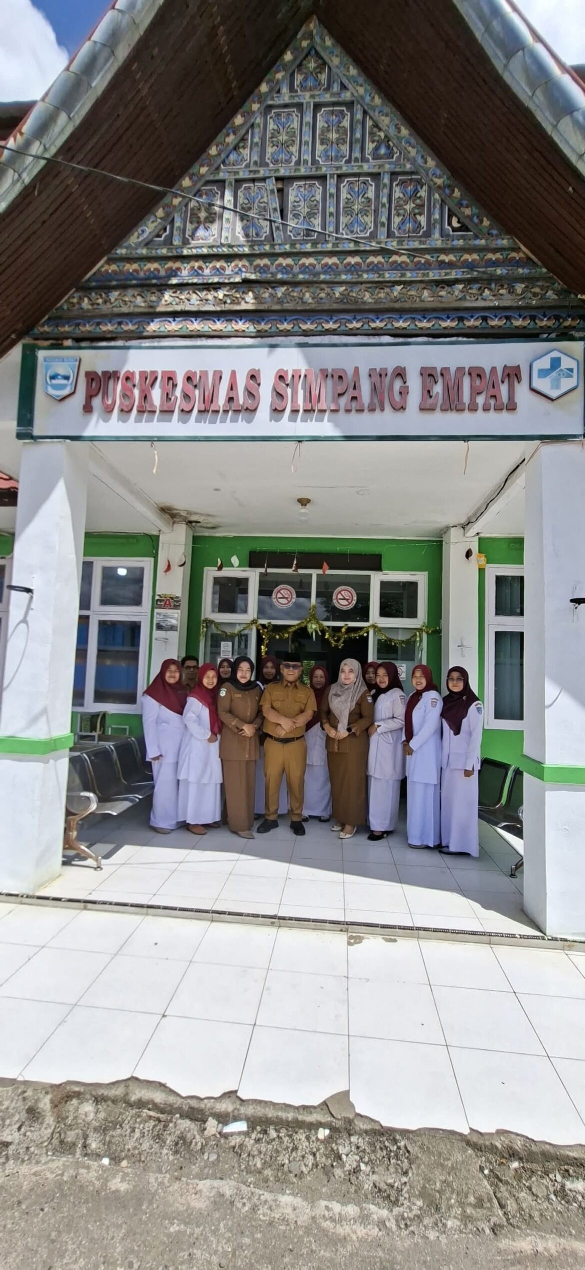 Sidak Disdukcapil dan Puskesmas Simpang Empat, Bupati Yulianto Tekankan Peningkatan Layanan Publik