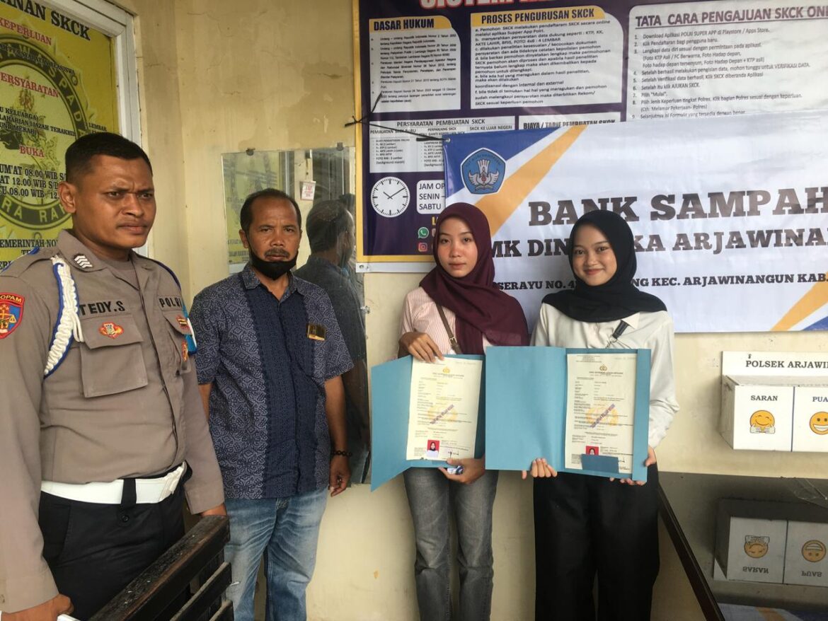 Polsek Arjawinangun Sosialisasikan Program Inovasi Green Service Polresta Cirebon kepada Masyarakat dan Pelajar.