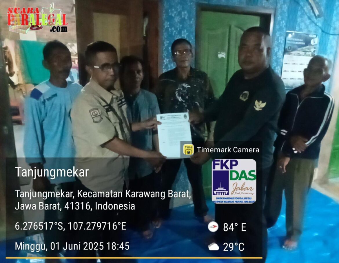 Korlap FKP DAS Korwil Kabupaten Karawang, Nana Sumarna Berikan SK Pengangkatan Korcam Karawang Barat