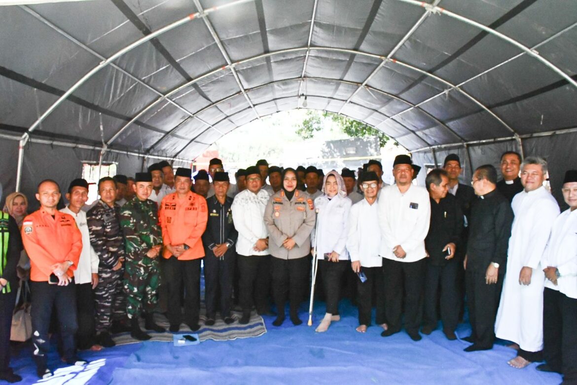 Berbagai Lintas Agama Menggelar Do’a Bersama Untuk Korban Longsor Gunung Kuda.