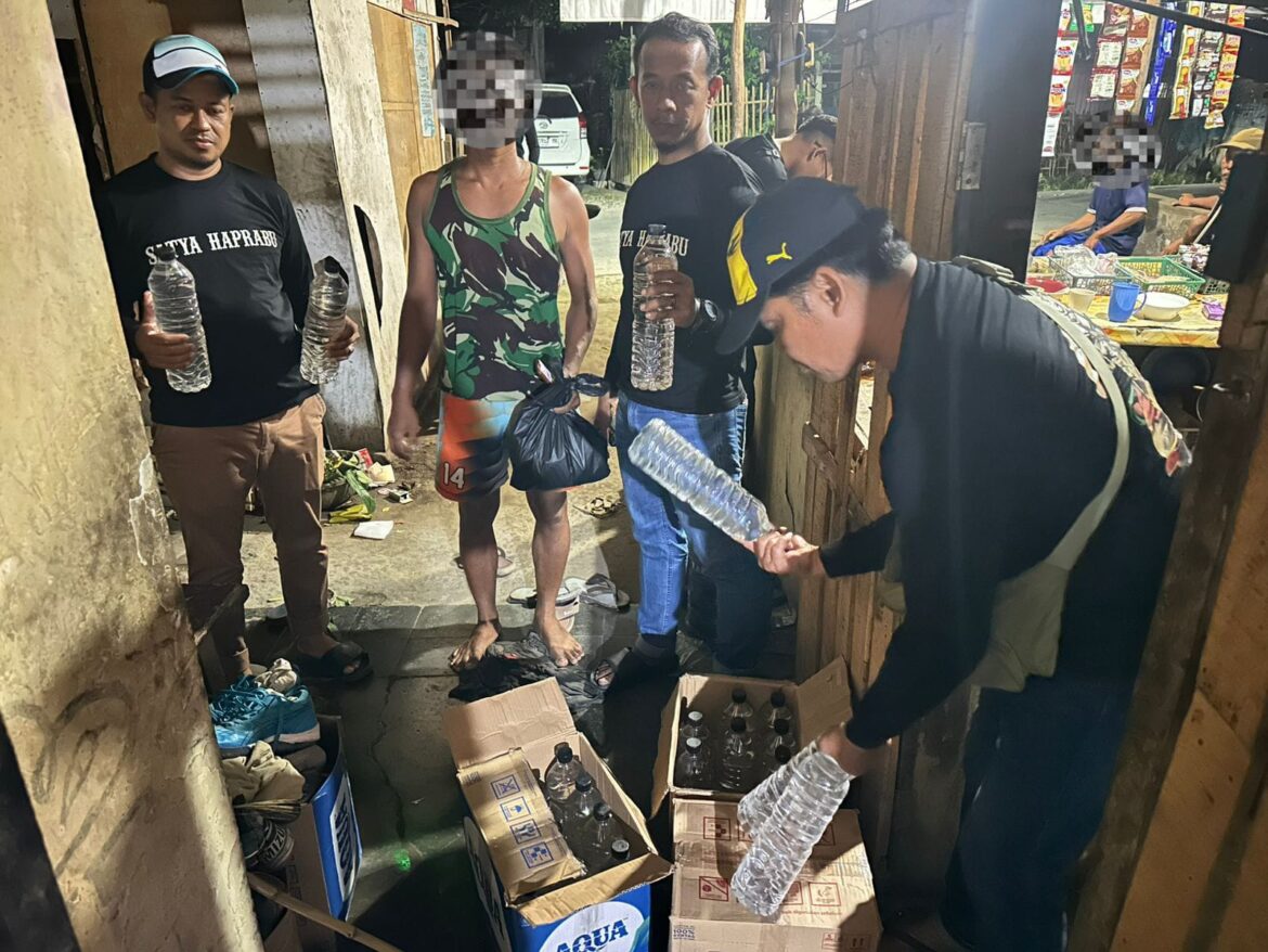 Polresta Cirebon Sita Ratusan Botol Miras Hasil Razia Pekat.