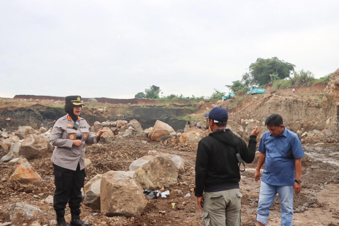 Polresta Cirebon Segel Tambang Galian C Diduga Ilegal di Beber, Langkah Tegas Cegah Bencana dan Pelanggaran Hukum.