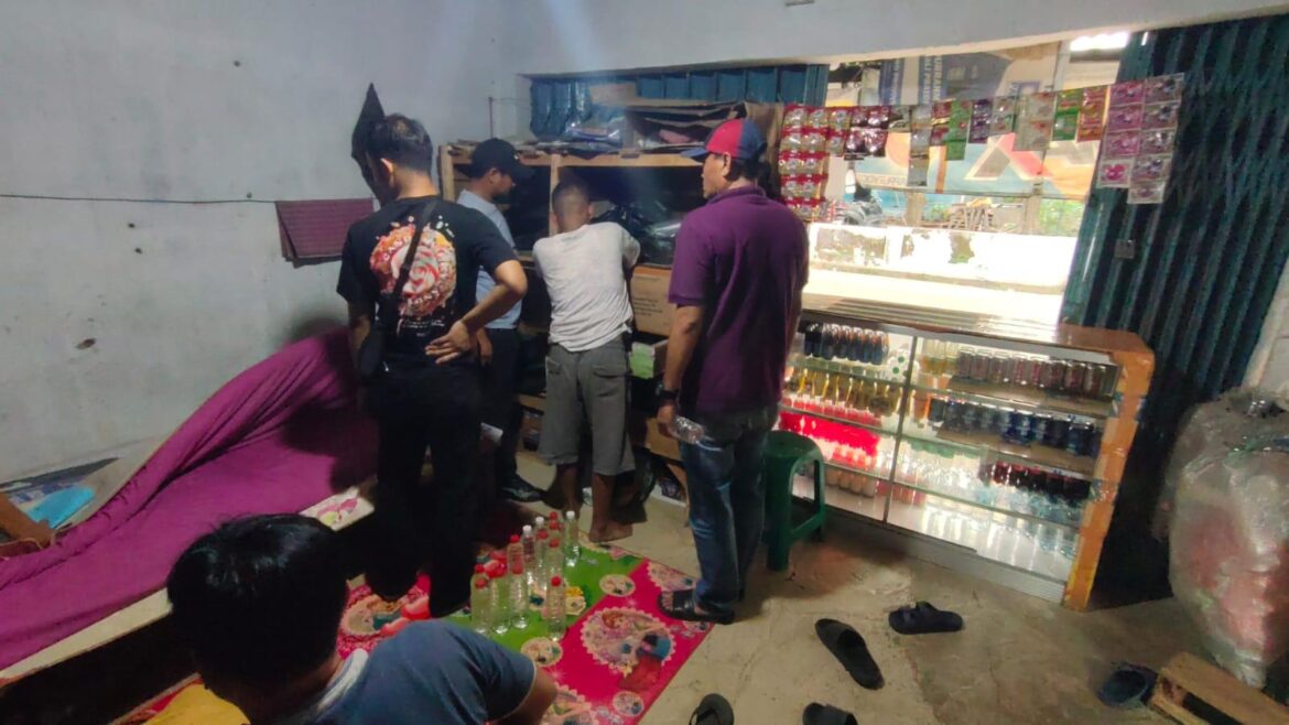 Polresta Cirebon Sita 153 Botol Miras Hasil Razia Pekat.