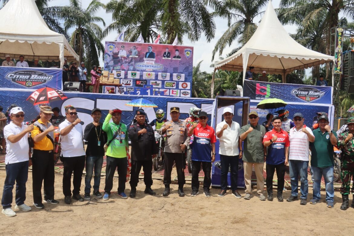 Kapolres Pasaman Barat Hadiri Pembukaan Kejurnas Grass Track Seri 2 Trophy Wakil Gubernur Sumbar Di Kecamatan Kinali