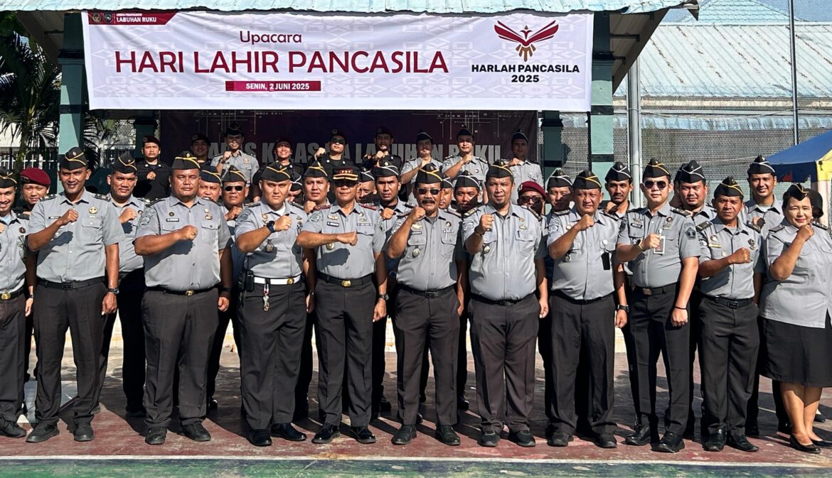 Peringatan hari lahir Pancasila Lapas Labuhan Ruku Gelar Upacara Dirangkaikan dengan Deklarasi Komitmen Bebas Narkoba dan Hempon Genggam