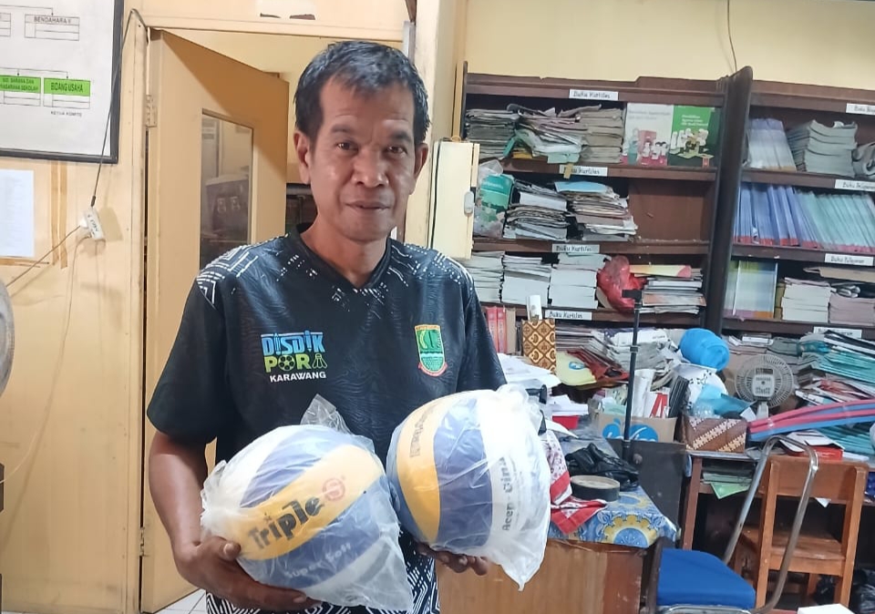 KETUM FORWABI INDONESIA LAKUKAN KUNJUNGAN KE SDN ANGGADITA.2 KLARI KARAWANG