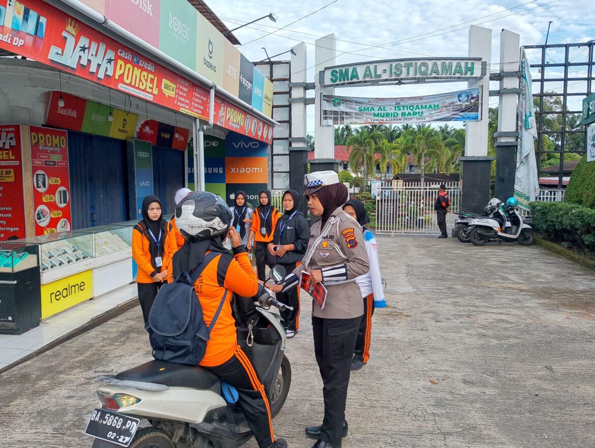 Operasi Patuh Singgalang Satlantas Polres Menggelar Sosialisasi Tertib Berlalulintas di SMA Al- Istiqomah