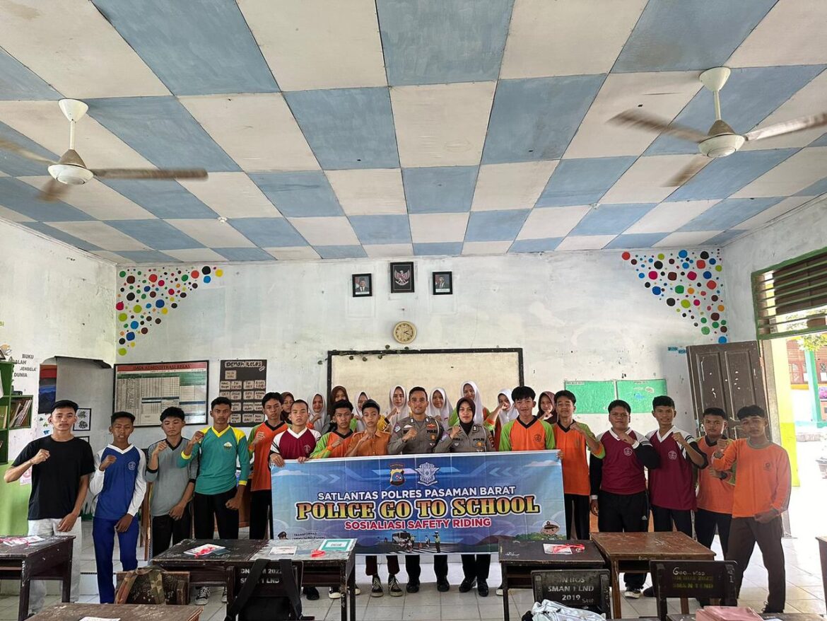 Tingkatkan Disiplin Berlalu Lintas, Satlantas Polres Pasaman Barat Gelar Sosialisasi di SMA Negeri 1 Luhak Nan Duo