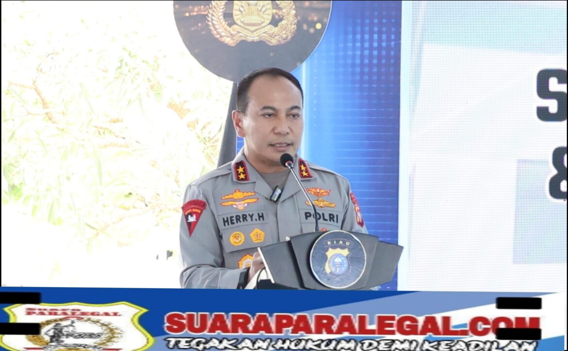 Kapolda Riau Beri Keleluasaan Anggota Antar Anak di Hari Pertama Sekolah
