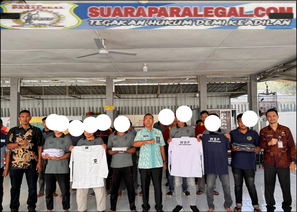 Lapas Labuhan Ruku Gelar Serah Terima Simbolis Baju WBP