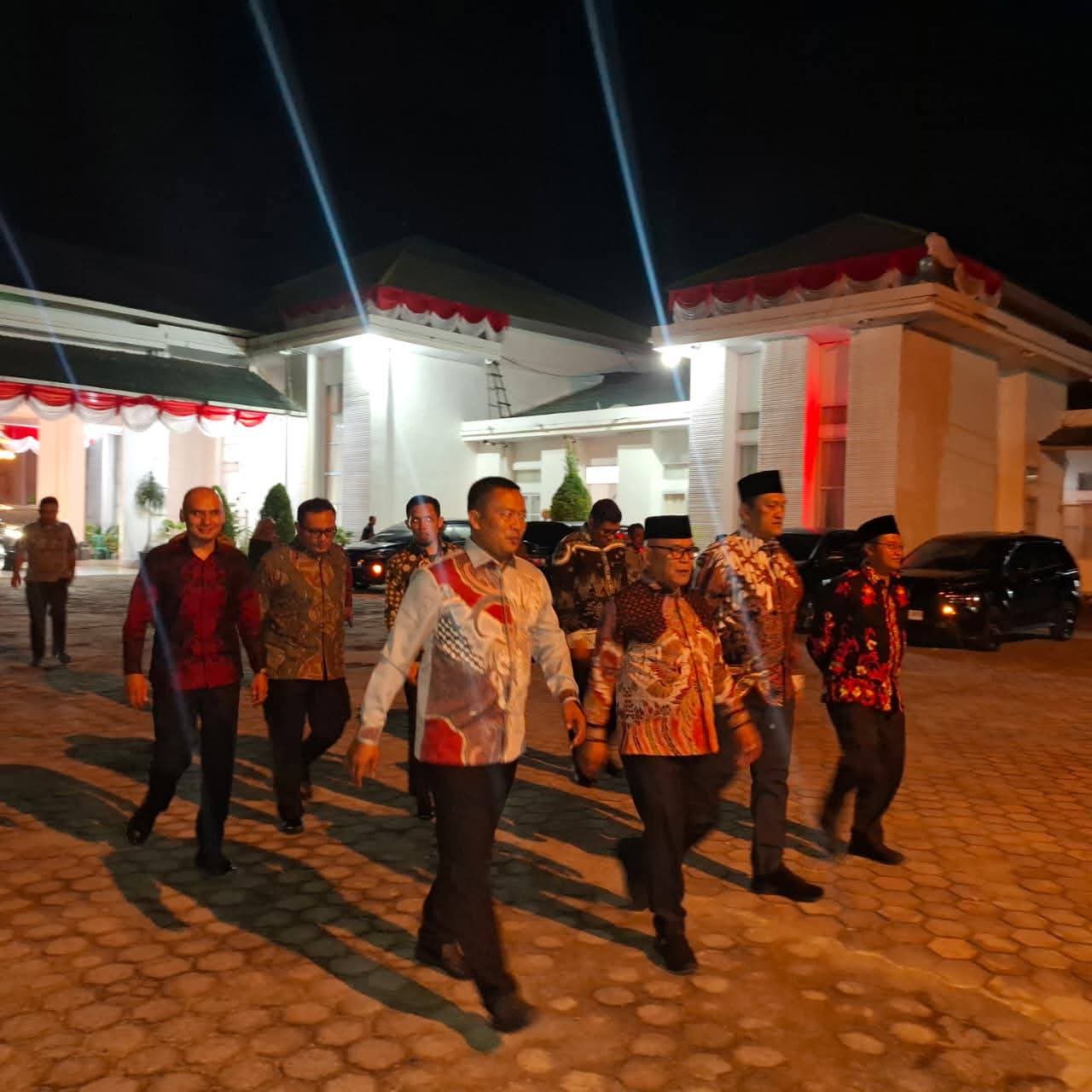 Kapolres Pasaman Barat Dan Wakil Ketua DPRD Menghadiri Gelar Malam Resepsi Kenegaraan Peringatan HUT RI ke-80