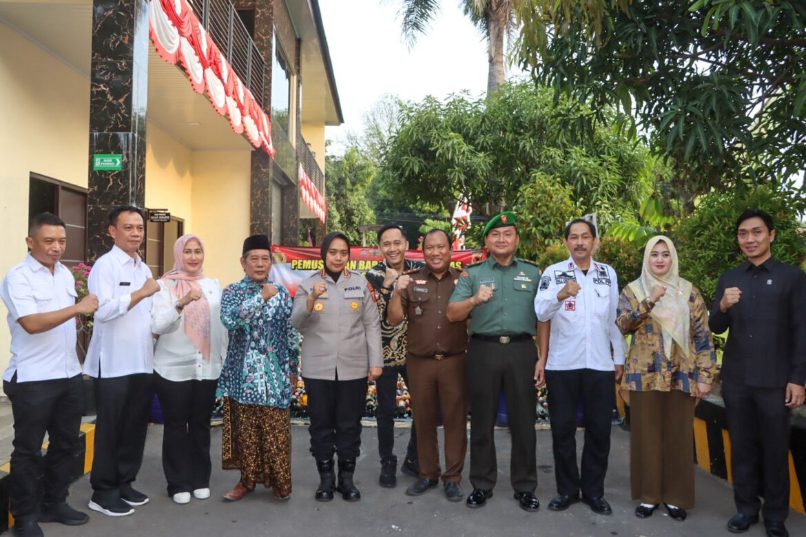 Selamatkan Generasi Muda, Polresta Cirebon Musnahkan Miras Hasil Operasi Gabungan.