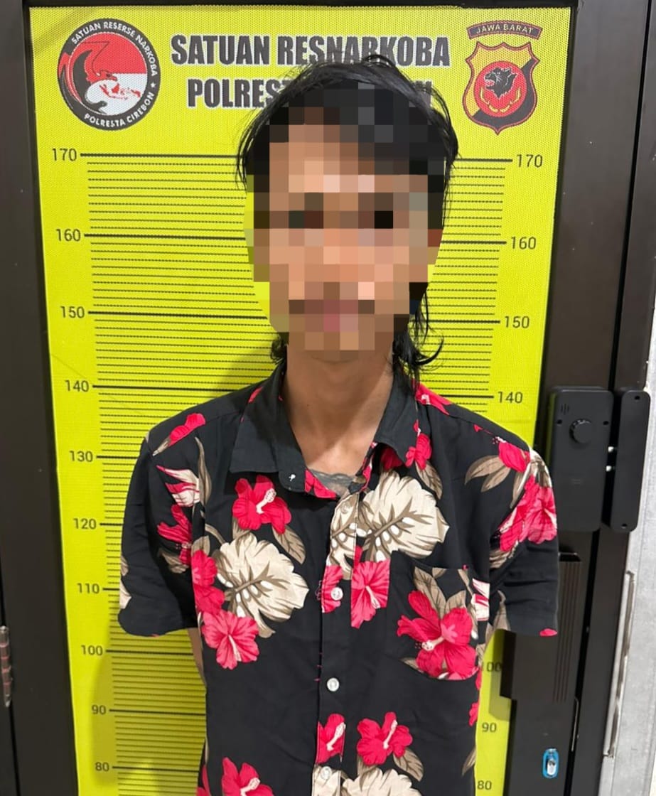 Satresnarkoba Polresta Cirebon Bekuk Eks Karyawan di Pabedilan, Simpan Ganja Siap Edar.