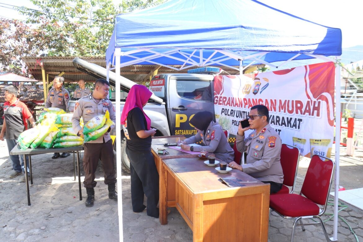 Polres Pasaman Barat Distribusikan Puluhan Ton Beras Murah Kepada Masyarakat Di Nagari Aua Kuning, Kecamatan Pasaman