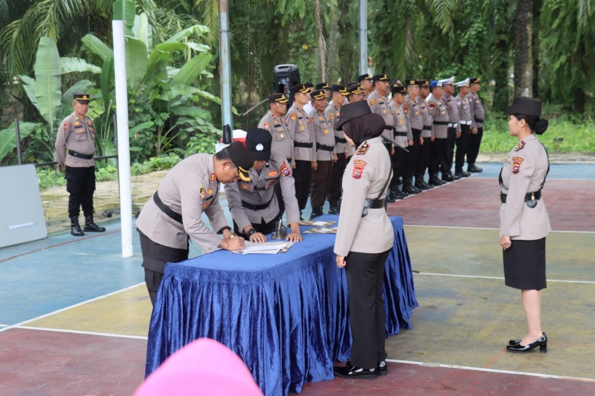 Kapolres Pasaman Barat Memimpin Upacara Serah Terima Jabatan Kasat Lantas Berlangsung Khidmat