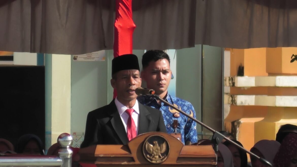 Sekretaris DPRD Noperiadi Pembacaan Naskah  Ikrar Upacara Peringatan Hari Kesaktian Pancasila 2025