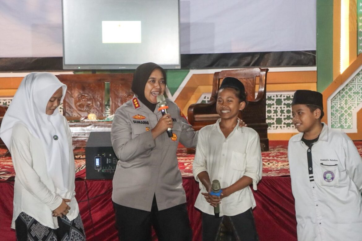 Polresta Cirebon Gelar Ceramah Kamtibmas di Ponpes Assalafie: Bentuk Generasi Emas Indonesia yang Tangguh, Berkarakter, dan Taat Hukum.