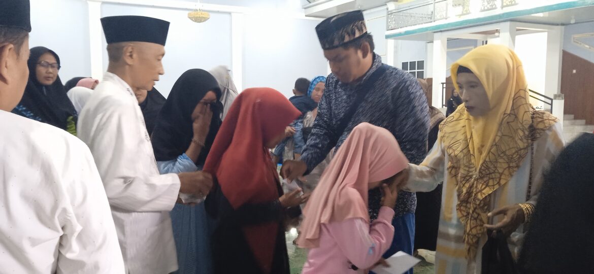 Owner Sampang Water Park Yang Juga Ketum MADAS Berikan Santunan Anak Yatim di Gedung Kholifah SWP