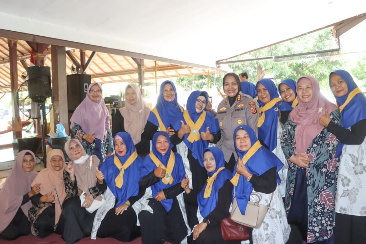 Kapolresta Cirebon Berikan Ceramah Kamtibmas Dalam Pengajian Rutin Bulanan Muslimat NU Se-Kabupaten Cirebon.