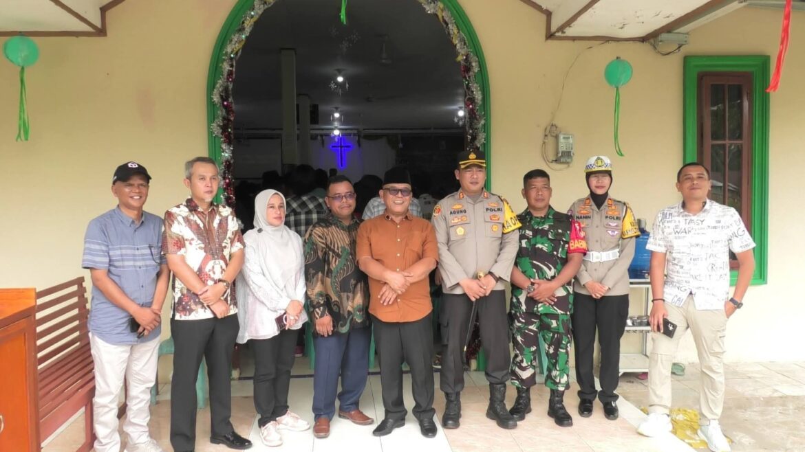 Kapolres Pasaman Barat Bersama Bupati Pantau Pelaksanaan Ibadah Natal di Luhak Nan Duo