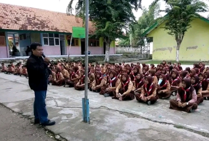 Gudep Pramuka SMPN 1 Pengarengan Antusias Mengikuti Sosialisasi Asuransi Kecelakaan Diri