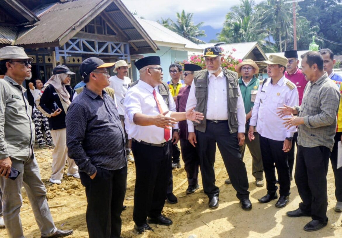 Gubernur Sumbar Bersama Bupati dan Wakil DPRD  Pasaman Barat Tinjau Relokasi Jalan Simpang Empat–Talamau