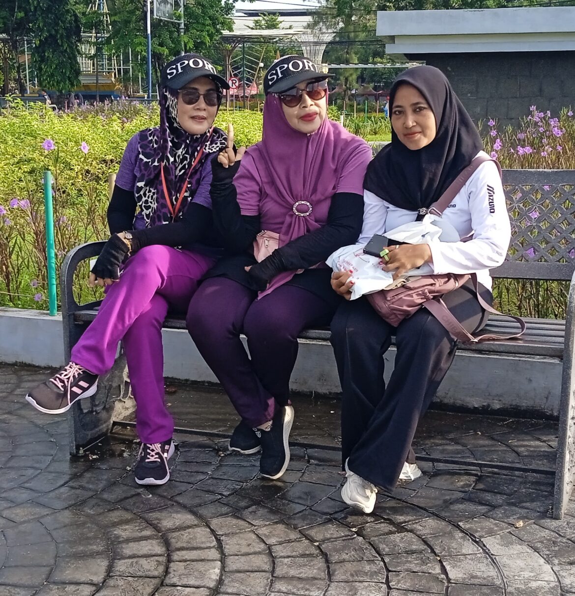 Weekend, Ketua Admin SMANSA 88 Bersama Ketua Geng KaPaK dan Anggota Baru di Alun2 Trunojoyo